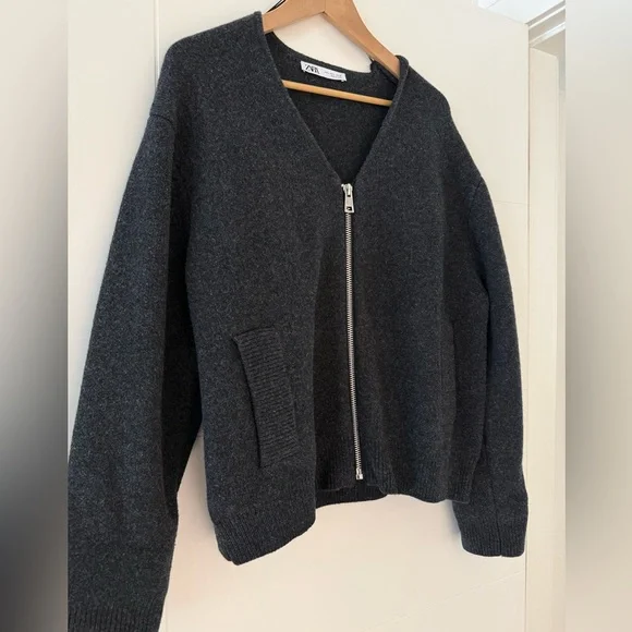 Zara 100% Wool Knit Zippered Cardigan Jacket, size large. - Picture 4 of 10